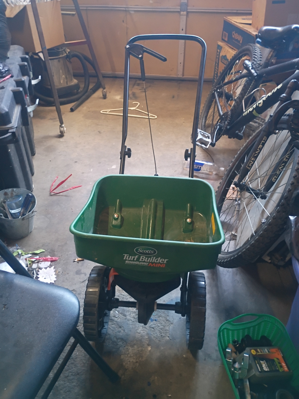 Scott Green Mini Push Spreader for Lawn Care